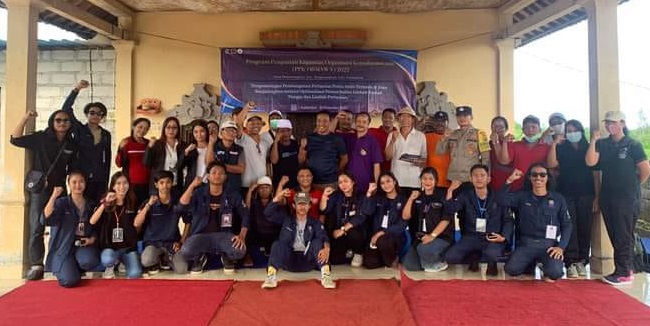 Tim PPK Ormawa DPM-KM Fapet Unud Beri Pelatihan Produksi Pakan Berbasis Sumber Daya Lokal di Banjarangkan, Klungkung