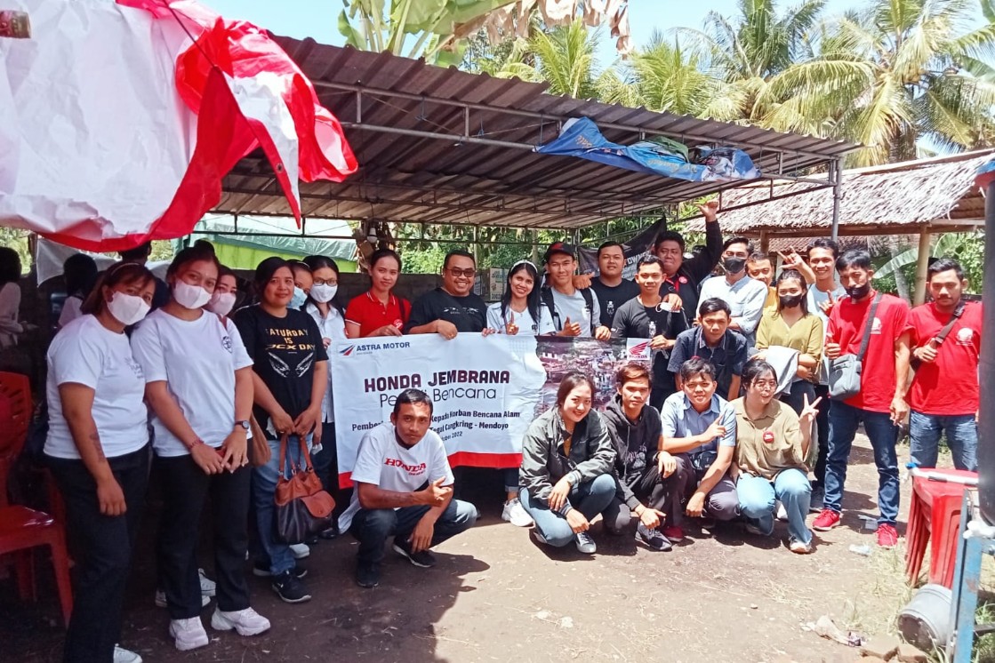 Dealer Honda Negara Peduli Sesama, Serahkan Bantuan Untuk Korban Banjir Jembrana