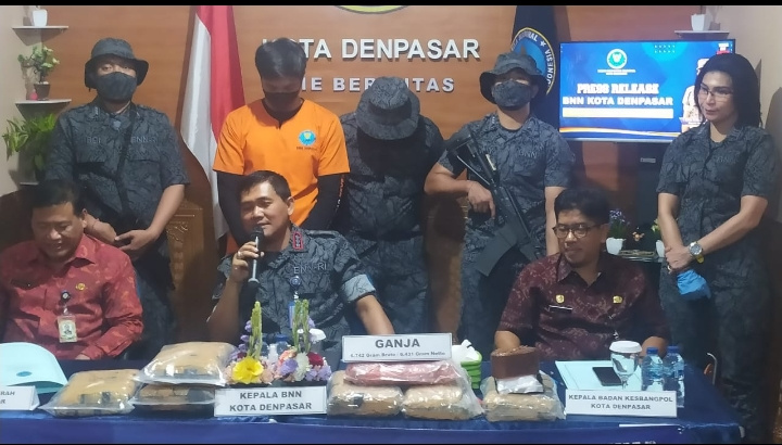Pasok 6.5 Kg Ganja dari Medan, Mahasiswa Asal Jakarta Diciduk Bersama Pacar