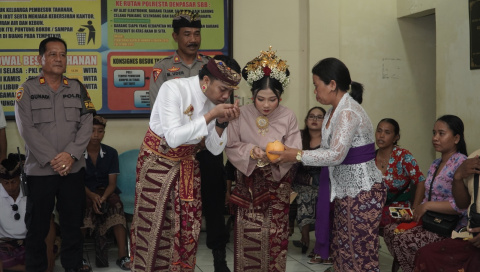 Pacar Hamil, Tersangka Narkoba Menikah di Rutan Polresta Denpasar