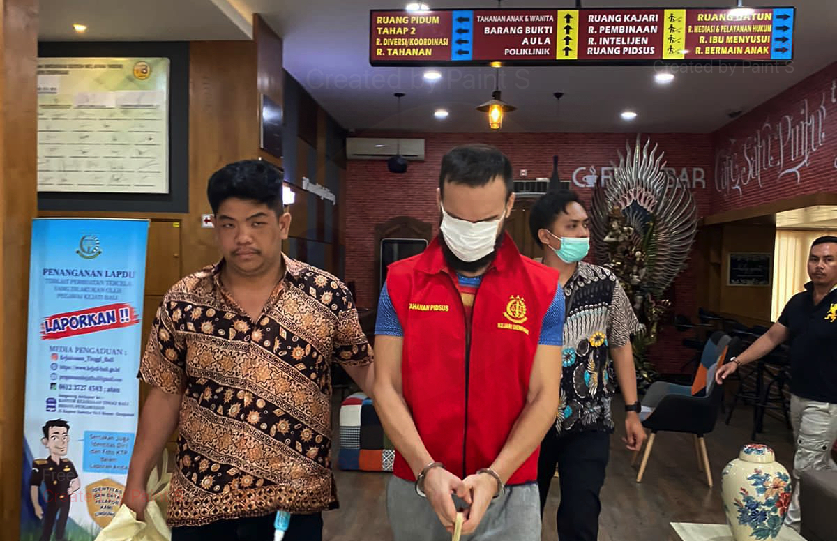 Terkait Kasus WNA KTP Bali, Polda Bali Serahkan Tersangka KR ke Kejari Denpasar