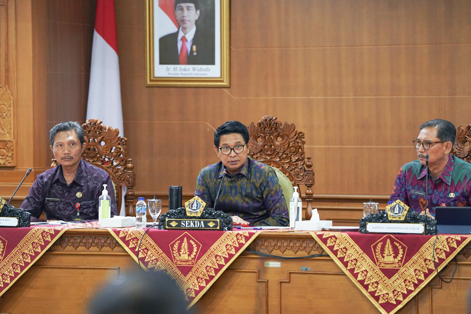 Sekda Adi Arnawa Pimpin Rapat Evaluasi Triwulan I Tahun Anggaran 2023