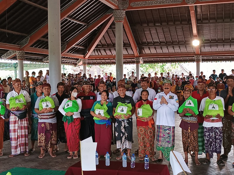 “Rame ing Gawe, Sepi ing Pamrih”! Rogoh Kocek Pribadi 250 Juta Lebih untuk Seluruh Krama Adat Mengwi