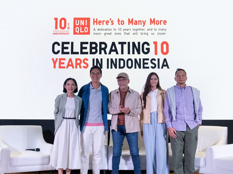 10 Tahun UNIQLO untuk Indonesia, Luncurkan T-shirt Mickey Mouse Berpakaian Adat Bali