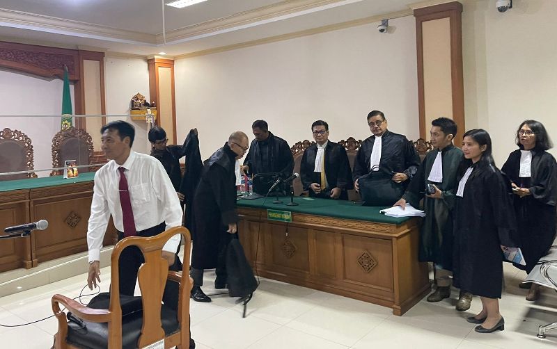 Hakim Ketua Absen, Sidang Dugaan Korupsi SPI Unud Ditunda