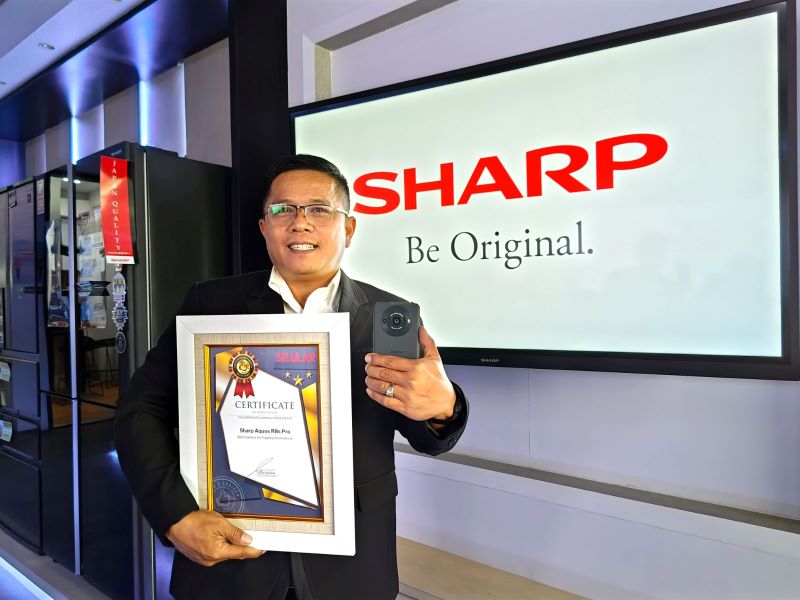 Sharp AQUOS R8s pro Raih Penghargaan The Best Camera for Flagship Smartphone
