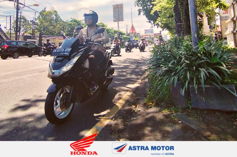 Astra Motor Bali Sosialisasikan #Cari_Aman Berkendara Saat Cuaca Ekstrem 