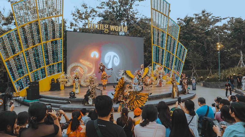 Ulang Tahun Perdana, Living World Denpasar Gelar “Glorious One” dan Pertunjukan Seni Budaya