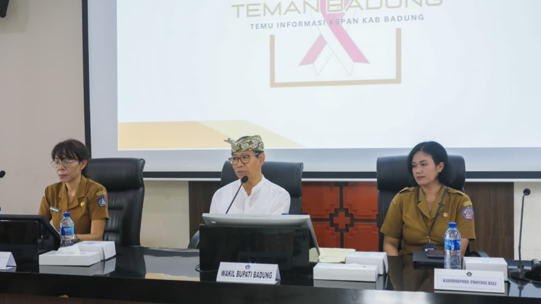 Wabup Suiasa Pimpin Rapat Temu Informasi Forum Guru KSPAN di Badung