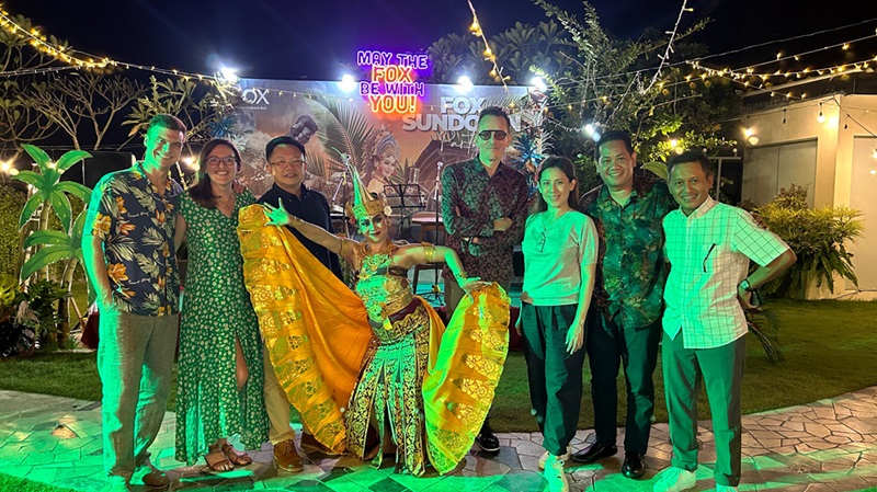 FOX Hotel Jimbaran Beach Bali Gelar FOX Sundown Party Untuk Apresiasi Tamu Loyal