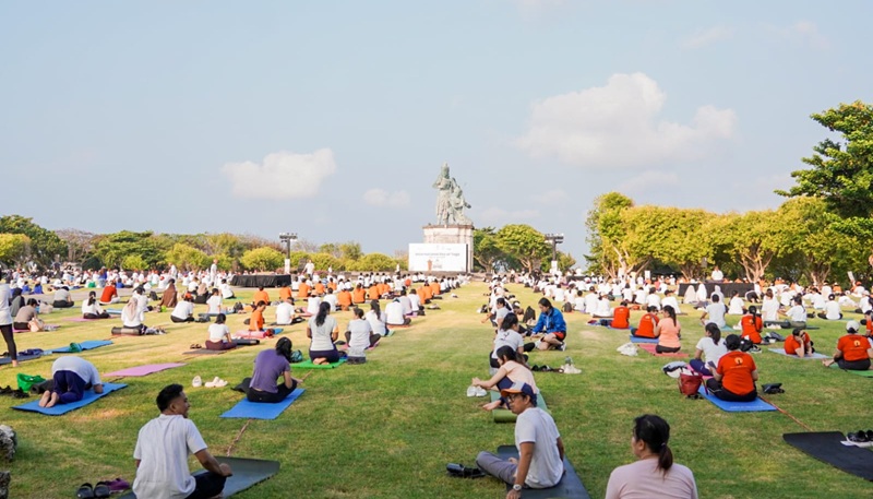 Hari Yoga Internasional ke-11 di The Nusa Dua.