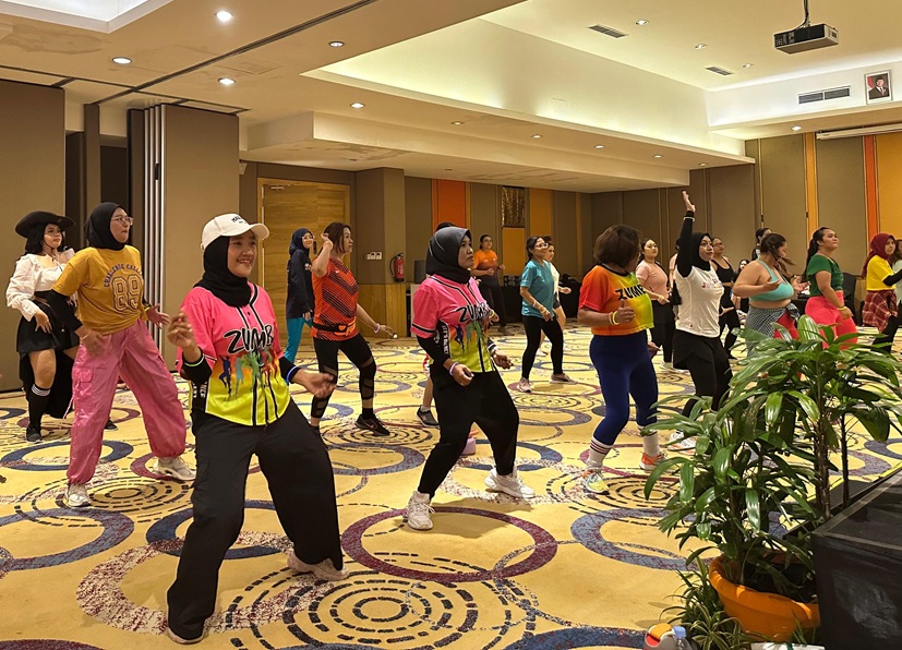 Harris Riverview Kuta Bali sukses gelar zumba seru bersama Fitness Plus Marlboro