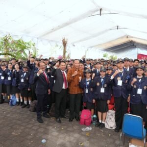 Wakil Menteri Pendidikan Tinggi, Sains, dan Teknologi RI, Prof. Dr. Fauzan, M. Pd., menghadiri PKKMB Universitas Udayana.