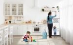 Foto : Sharp Shine J Tech Inverter, kulkas hemat energi dengan fitur pintu tulis hangatkan suasana dapur                             anda026 - Foto 1 - Sharp shine J Tech Inverter, kulkas hemat energi dengan fitur tulis hangatkan susasana dapur anda
