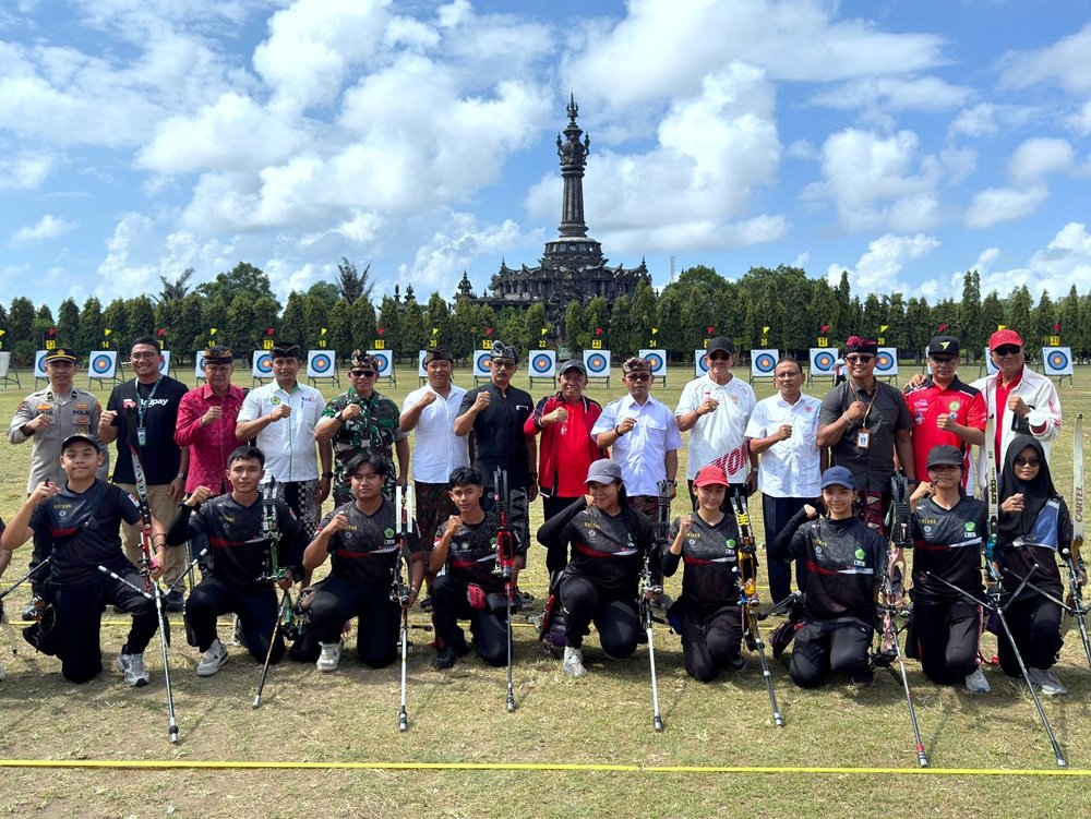 u7-Pembukaan-WSS-Kejurnas-Umum-Panahan-Bali-2025-di-Lapangan-Niti-Mandala-Renon-Denpasar