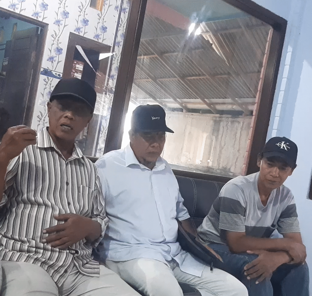 Pengurus LSM Bina Masyarakat Pengambengan (BMP): Misdari,