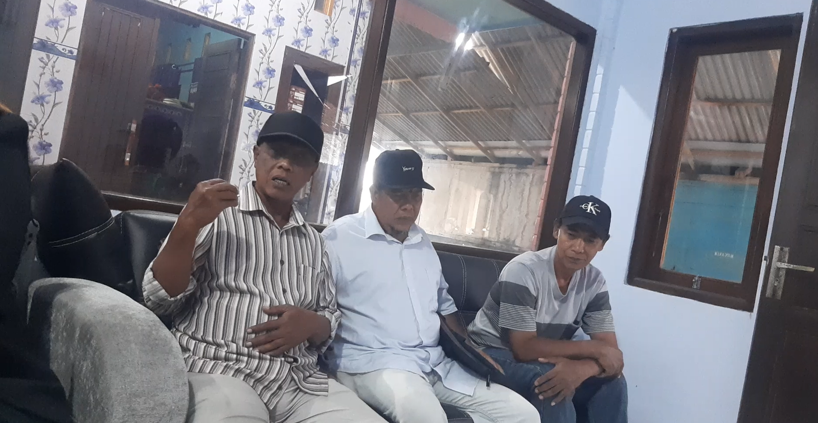 Pengurus LSM Bina Masyarakat Pengambengan (BMP): Misdari,