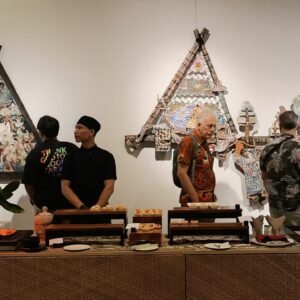Pembukaan pameran tunggal Nyoman Handi Yasa di Sudakara Artsapce
