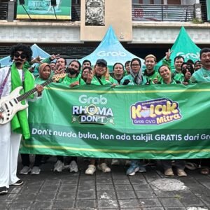 Mitra Pengemudi Grab Bali Bagikan 800 Takjil Gratis dalam Program KOLAK Ramadan