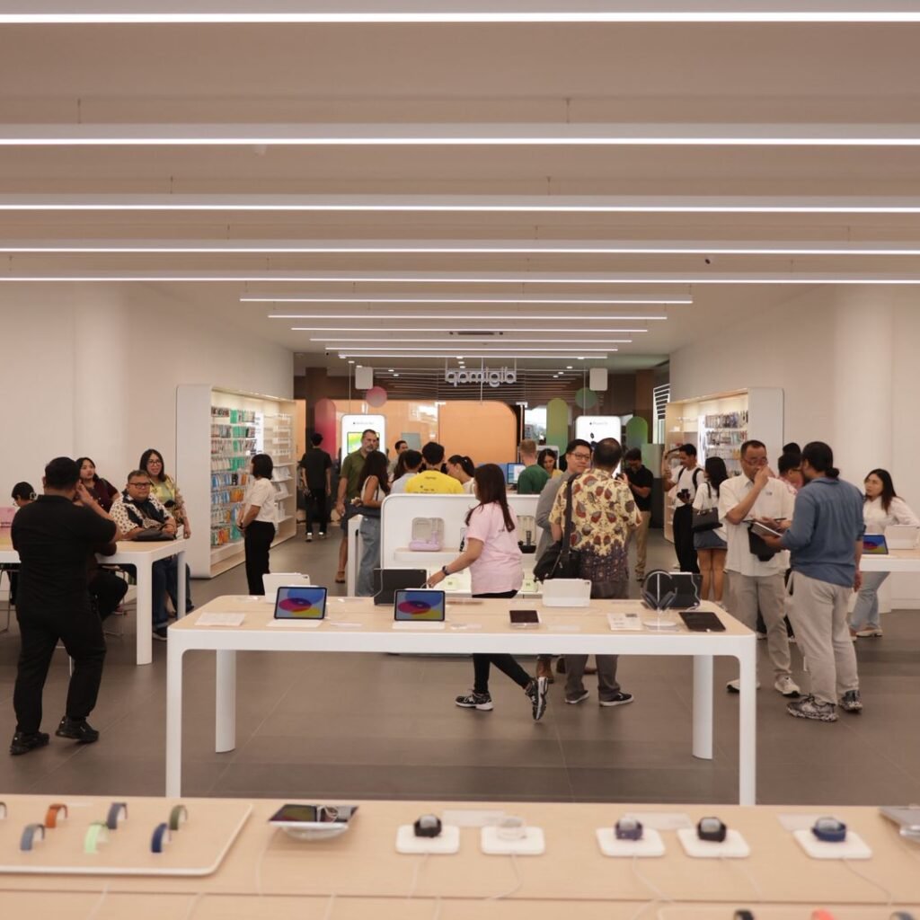 Suasana peluncuran MacBook Neo disalah satu gerai Digimap.