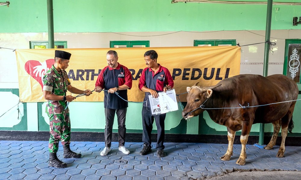 Discovery-Kartika-Plaza-Hotel-dan-Artha-Graha-Peduli-salurkan-hewan-kurban-di-Bali-dan-Lombok