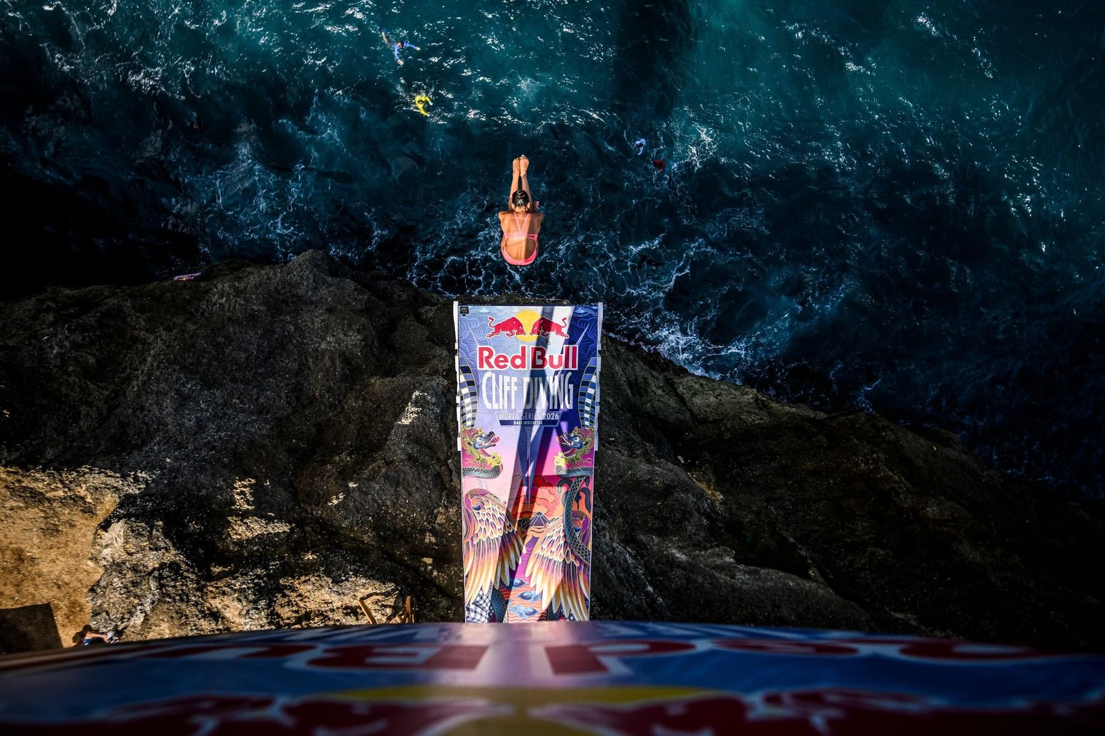 Indonesia Sukses Debut Jadi Tuan Rumah Red Bull Cliff Diving 2026 di Nusa Penida