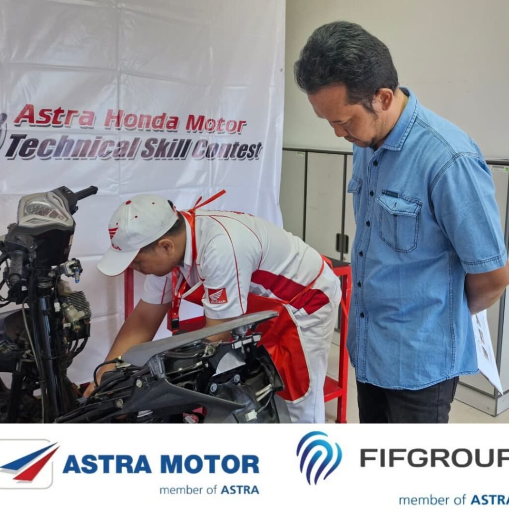 Gunakan-Honda-BeAT-terbaru-Astra-Motor-Bali-uji-ketangkasan-teknisi-dan-service-advisor