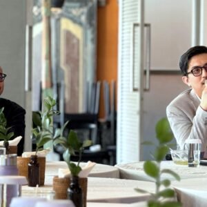Kepala-Kantor-Wilayah-BTN-Jawa-Timur-Bali-dan-Nusa-Tenggara-Bagus-Hendri-Setiawan-kanan-didampingi-PLT-Kepala-Cabang-BTN-Denpasar-Djagat-Bimawan-saat-Media-Gathering-Kinerja-Keuangan-dan-Digital-BTN-di-Denpasar