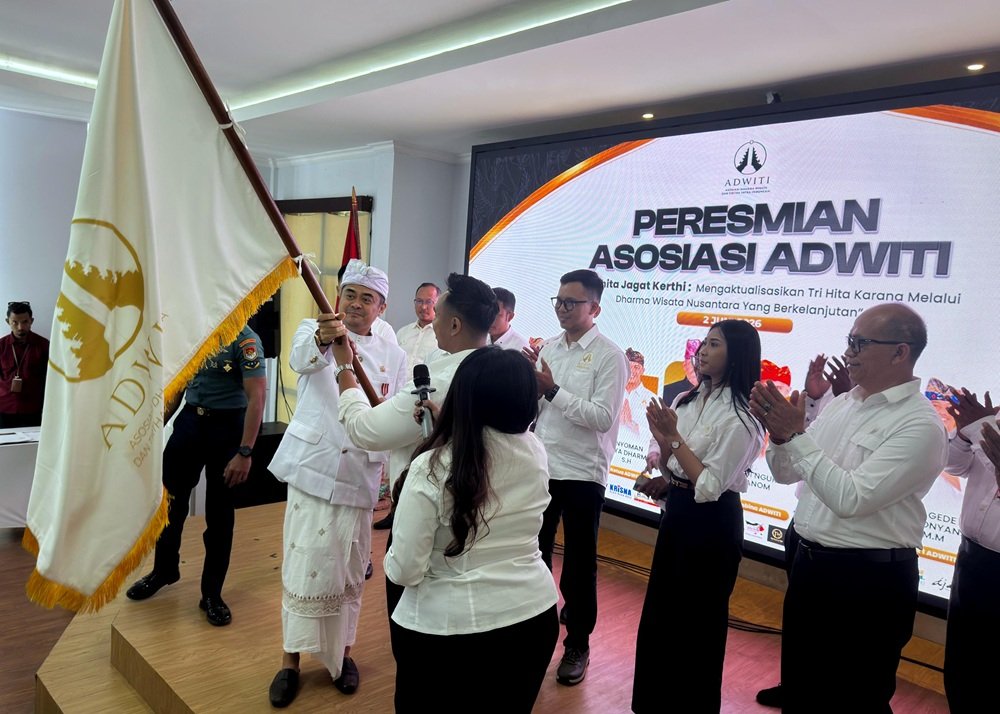 Prosesi-pelantikan-pengurus-ADWITI-oleh-Anggota-DPD-RI-Provinsi-Bali-Dr.-Shri-I-Gusti-Ngurah-Arya-Wedakarna