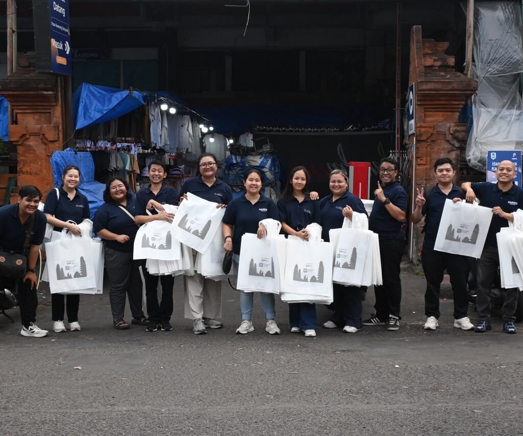 Jaringan-Hotel-Ascott-Bali-bagikan-ratusan-tote-bag-ramah-lingkungan