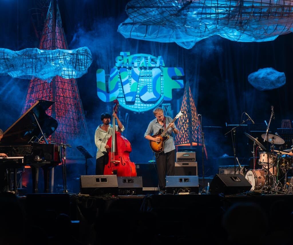 Harmoni-generasi-Z-dan-veteran-Jazz-berpadu-di-Sthala-Ubud-Village-Jazz-Festival-2026.-SUVJF