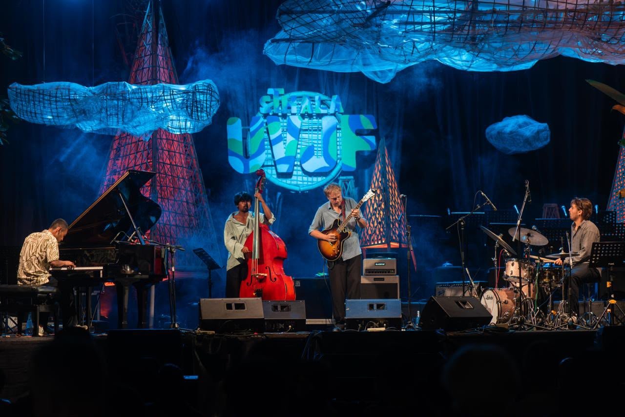 Harmoni-generasi-Z-dan-veteran-Jazz-berpadu-di-Sthala-Ubud-Village-Jazz-Festival-2026.-SUVJF