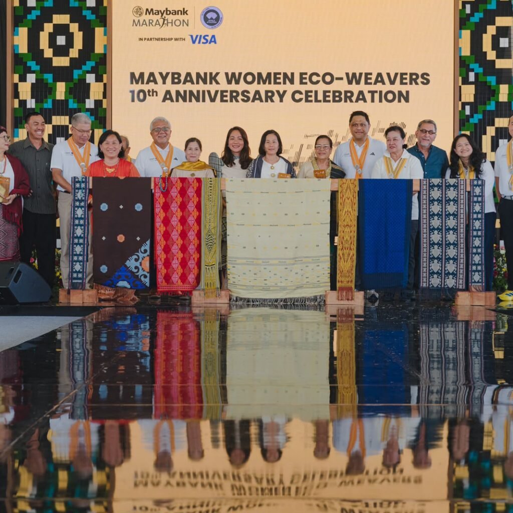 Selama-satu-dekade-melalui-Maybank-Women-Eco-Weavers-Maybank-menyerukan-semangat-pemberdayaan-perempuan-serta-inklusi-keuangan-dengan-dukungan-terhadap-wirausaha-dan-penciptaan-lapangan-pekerjaan.-Sebagai-bagian-dari-ko