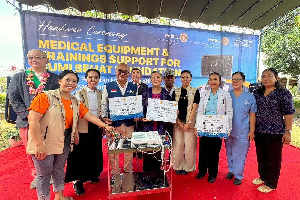 Rotary-Club-dan-mitra-internasional-serahkan-bantuan-alkes-dan-pelatihan-tenaga-kesehatan-di-Yayasan-Bumi-Sehat-Ubud